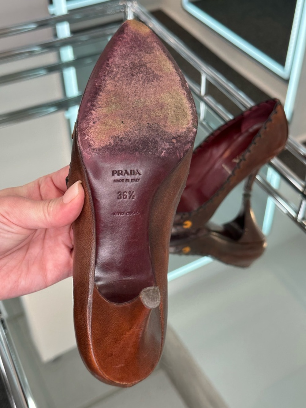 Prada pumps - Picture 9 of 17